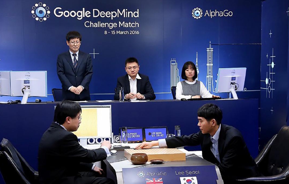 好讀周報／南韓圍棋九段棋手李世石與AlphaGo對弈。圖／法新社