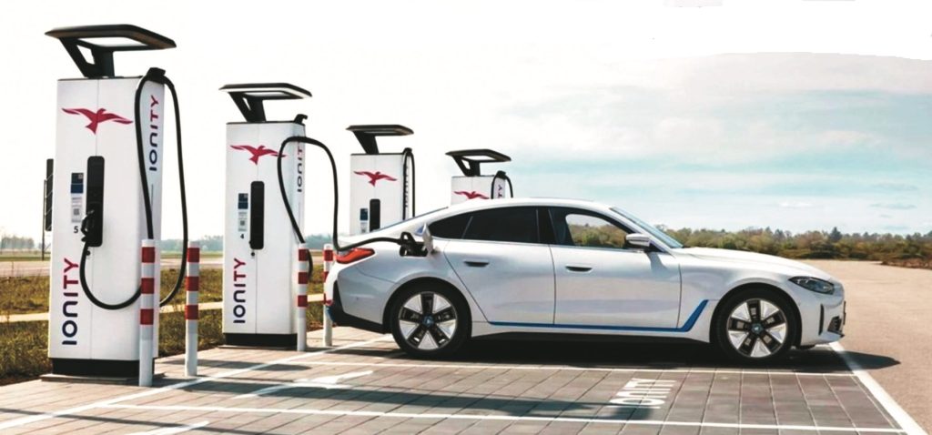 歐盟將自2035年起禁止販售汽柴油新車，加速會員國轉換電動車的速度。圖／Carscoops