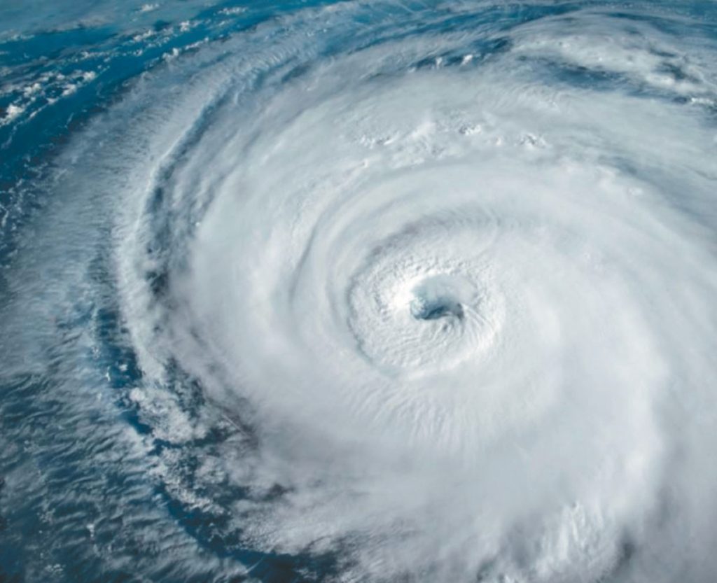 衛星拍下的圖像，有助了解颱風現在位置，還有它的大小和形狀。圖／取自網路