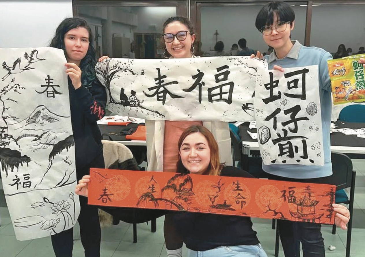 蚵仔煎+書法 西班牙人愛上台灣味