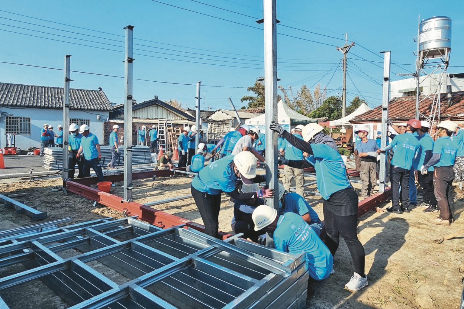 義工修屋助貧戶 修好就走